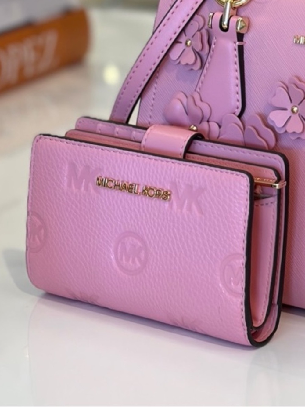 Michael Kors Jet Set Travel Medium Logo Debossed Billfold Wallet Carnation NWT